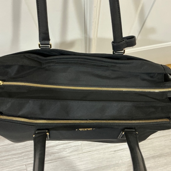 Tumi Sheryl Large NylonTote (Business Bag, Computer) - Picture 3 of 8